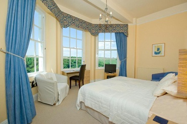 Room 4 - Double room with bay window