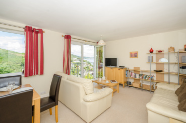 Penhallow is a stunning modern apartment five minutes from the beach