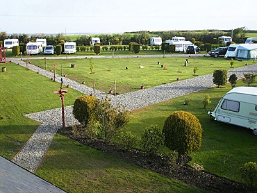 North Cornwall campsite with pitches suitable for camping caravans and motorhomes