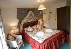 Double bedroom in Carpenters Cottage