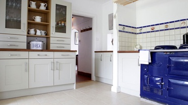 Sandpipers has a well equipped kitchen with both an Aga and electric oven