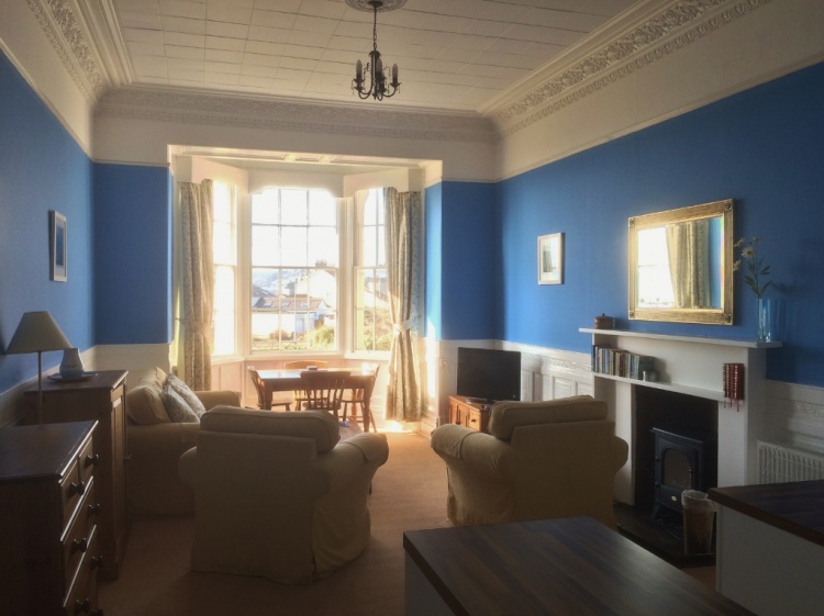 A spacious and airy living room at Trevarthian