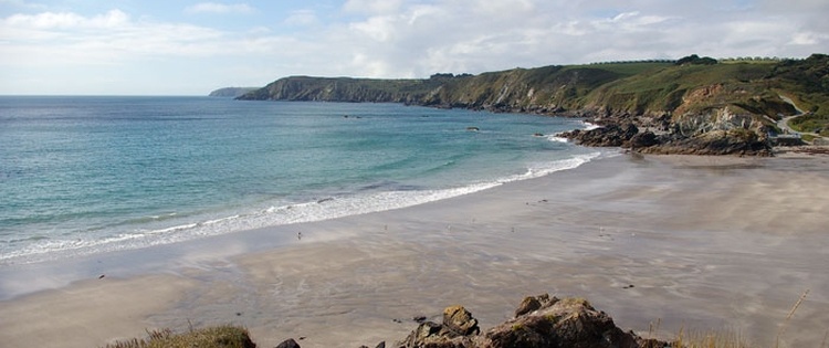 Kennack Sands beach located a short walk from Silver Sands Holiday Park