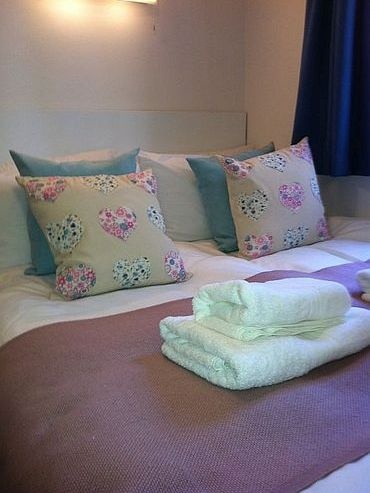 Bed linen and towels are provided