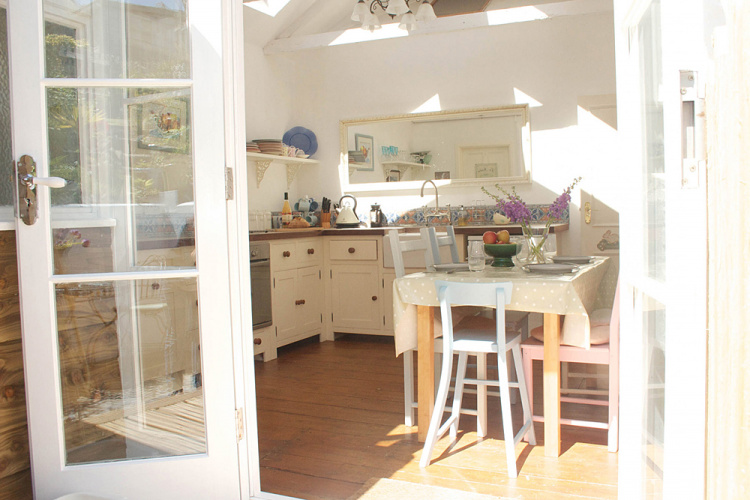 The sunny kitchen