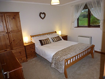 Chestnut Cottage - Double Bedroom